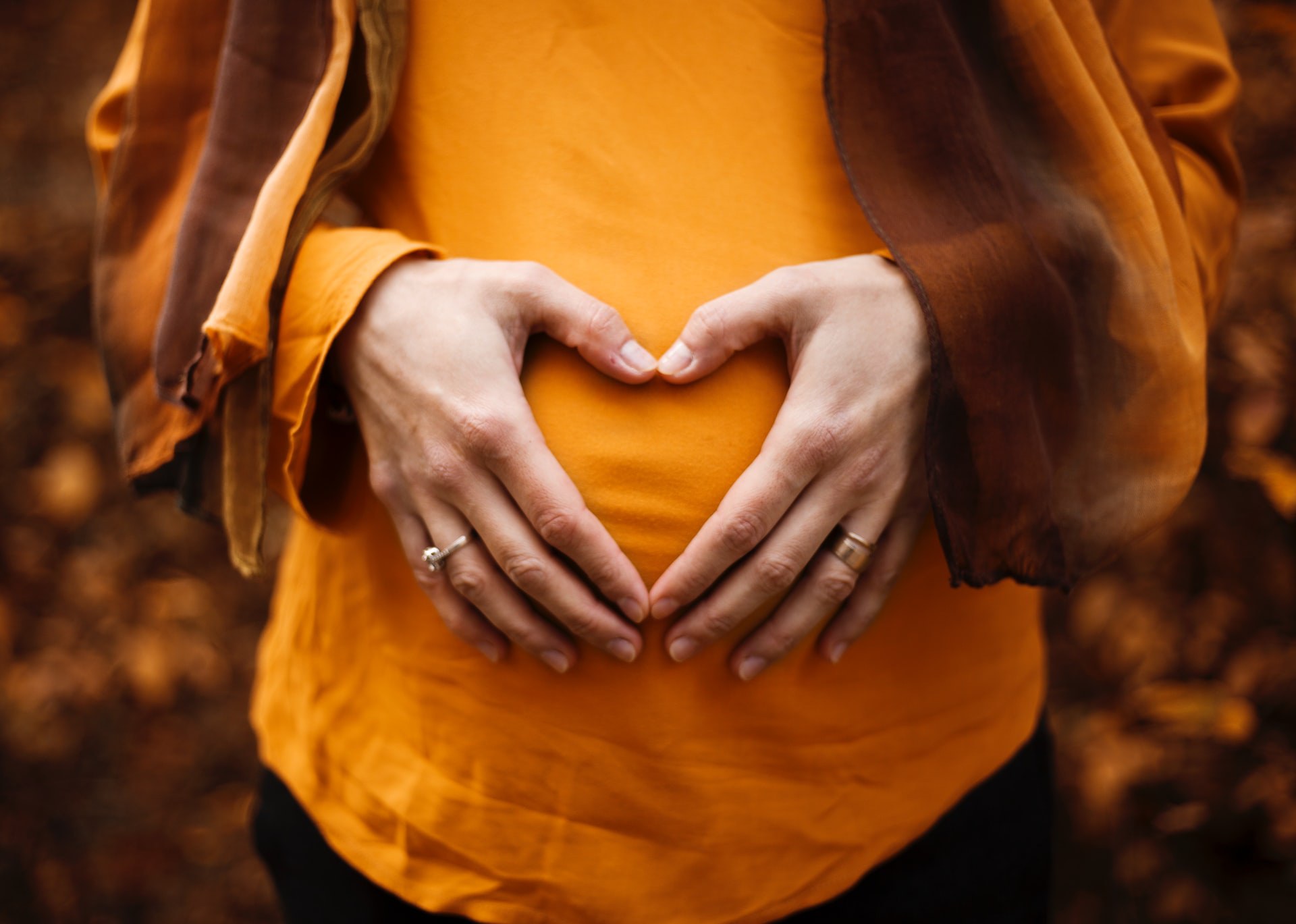 Yoga en massage voor zwangere koppels